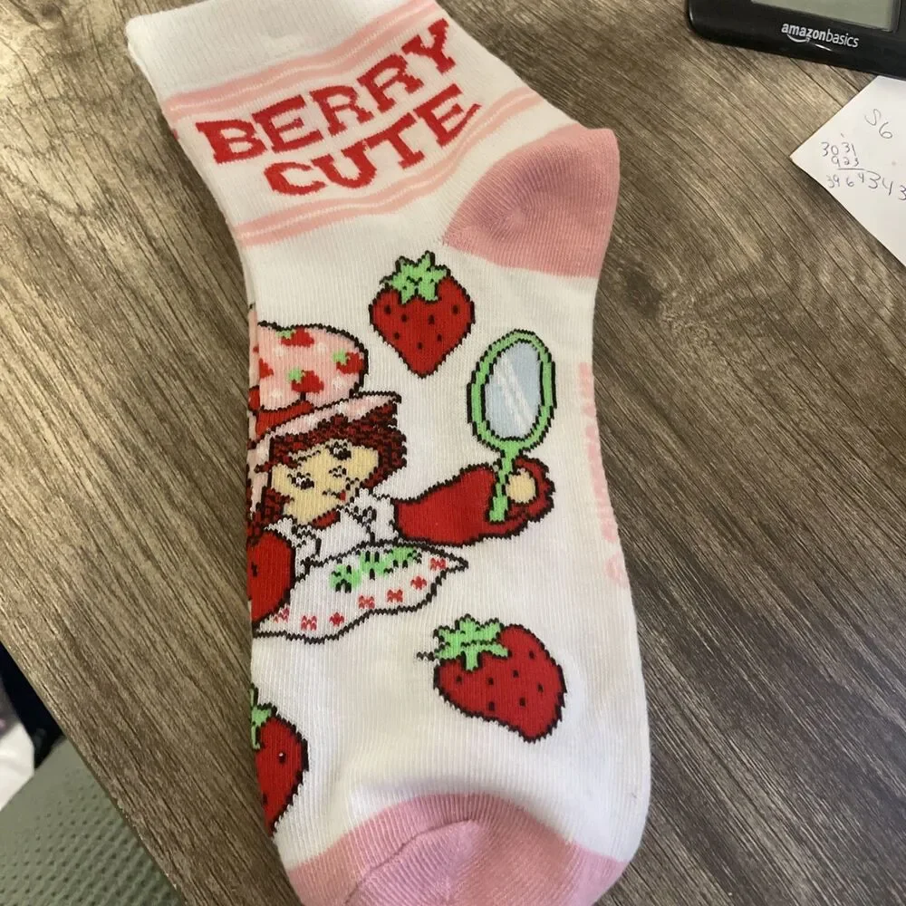 Strawberry Shortcake Quarter Crew Socks Women’s 9-14 1 Pair